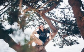 Jak radzić sobie z negatywnymi opiniami lub recenzjami, które mogą wpłynąć na markę osobistą?