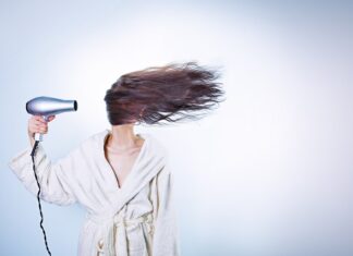 Ile nie myć włosów przed rozjaśnianiem?