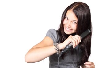 Czy prostownica z jonizacją niszczy włosy?